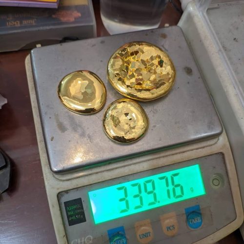 Beli perhiasan cacat, rusak atau warisan